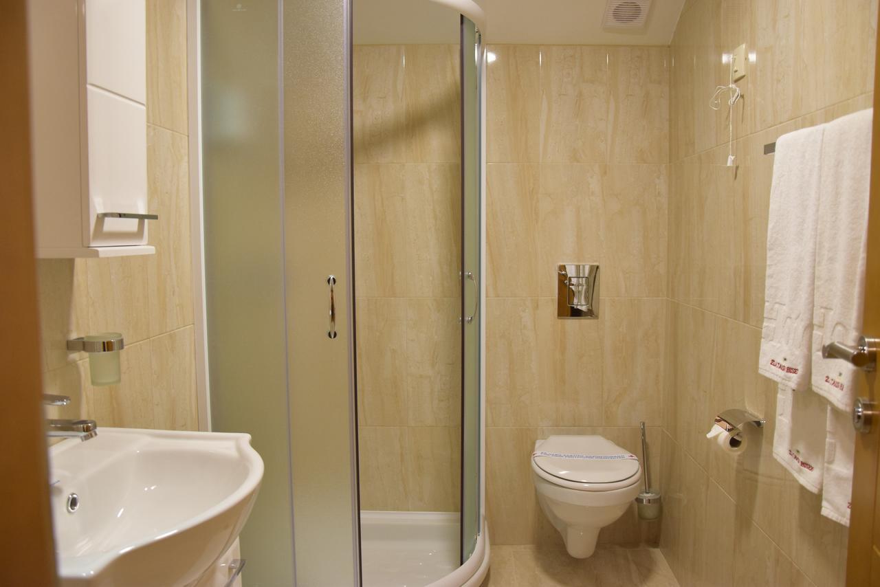 Nova Varoš In Hotel Zlatar Ex Zlatarski Biseri מראה חיצוני תמונה